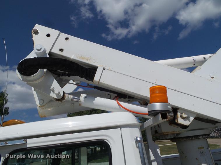 image for item L5693 2000 Freightliner FL70 bucket truck