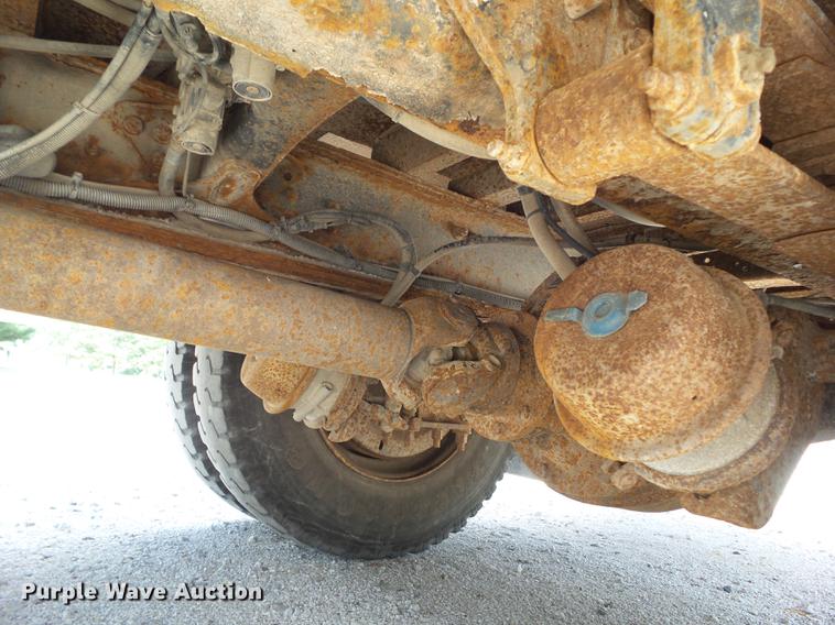 image for item L5693 2000 Freightliner FL70 bucket truck