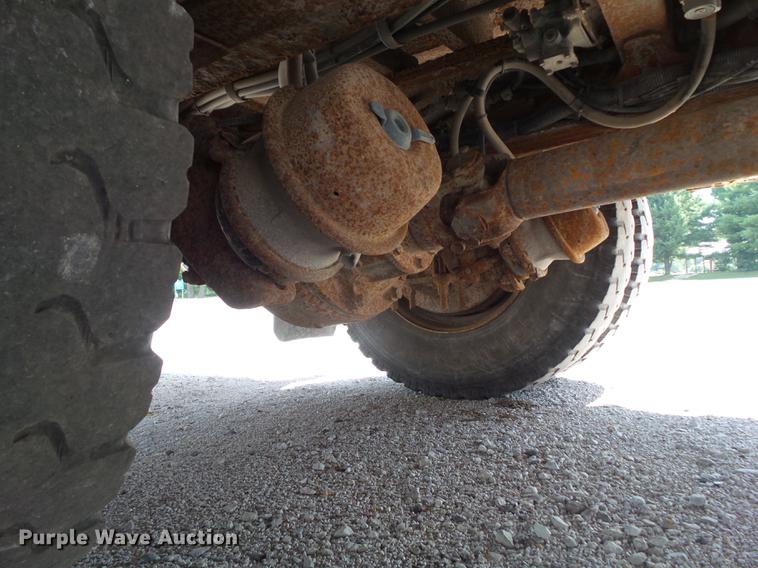 image for item L5693 2000 Freightliner FL70 bucket truck