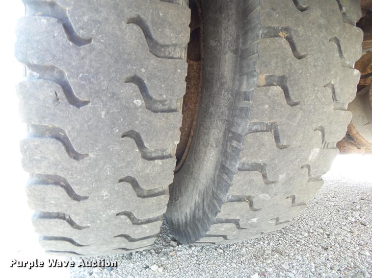 image for item L5693 2000 Freightliner FL70 bucket truck