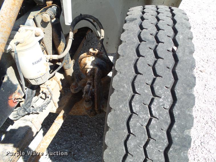 image for item L5693 2000 Freightliner FL70 bucket truck