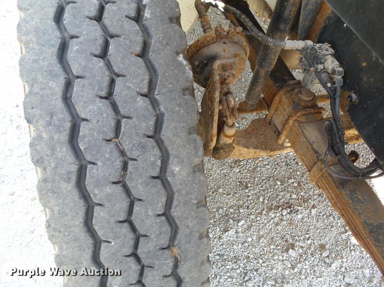 image for item L5693 2000 Freightliner FL70 bucket truck