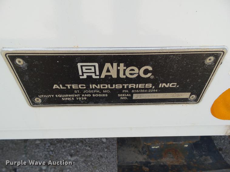 image for item L5693 2000 Freightliner FL70 bucket truck