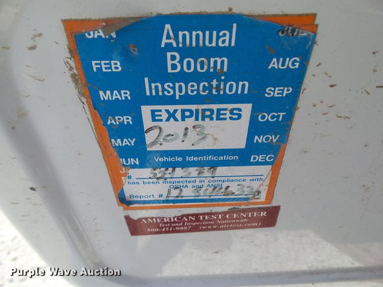 image for item L5693 2000 Freightliner FL70 bucket truck