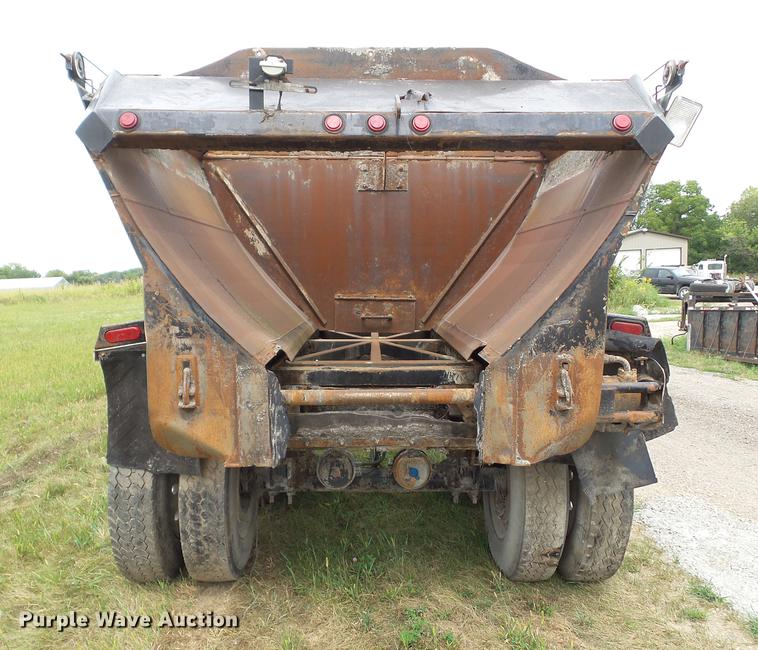 image for item L5694 2000 Flowboy live bottom trailer