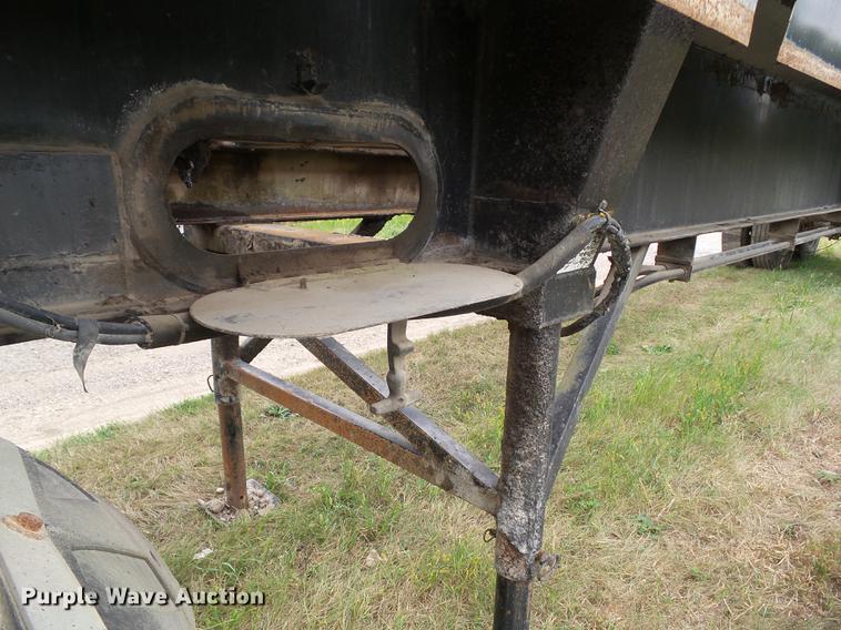 image for item L5694 2000 Flowboy live bottom trailer