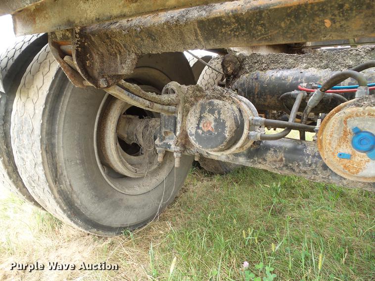 image for item L5694 2000 Flowboy live bottom trailer