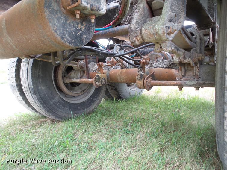 image for item L5694 2000 Flowboy live bottom trailer