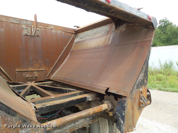 image for item L5694 2000 Flowboy live bottom trailer