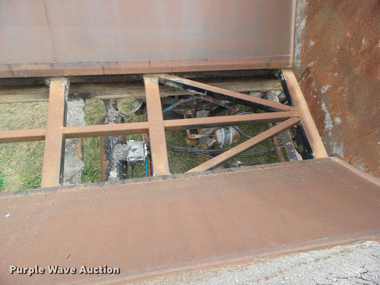 image for item L5694 2000 Flowboy live bottom trailer