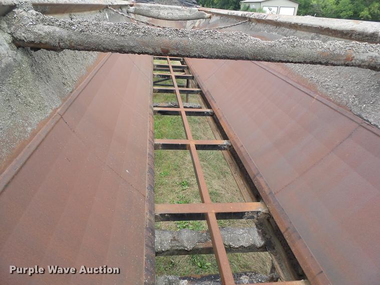 image for item L5694 2000 Flowboy live bottom trailer