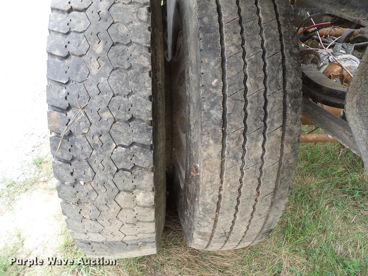 image for item L5694 2000 Flowboy live bottom trailer