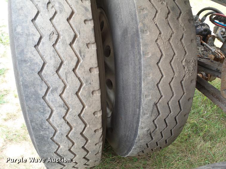 image for item L5694 2000 Flowboy live bottom trailer