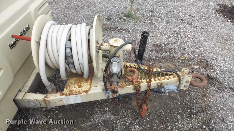 image for item DC1258 2004 Ingersoll Rand P185WIP compressor