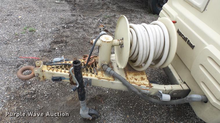 image for item DC1258 2004 Ingersoll Rand P185WIP compressor