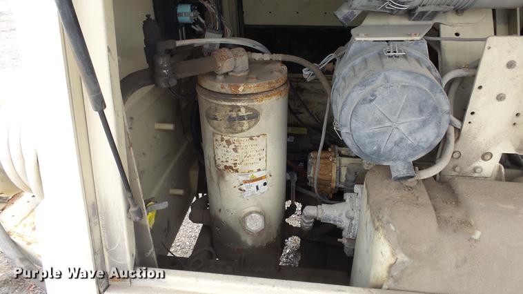 image for item DC1258 2004 Ingersoll Rand P185WIP compressor