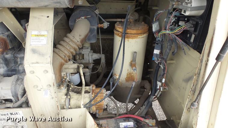 image for item DC1258 2004 Ingersoll Rand P185WIP compressor