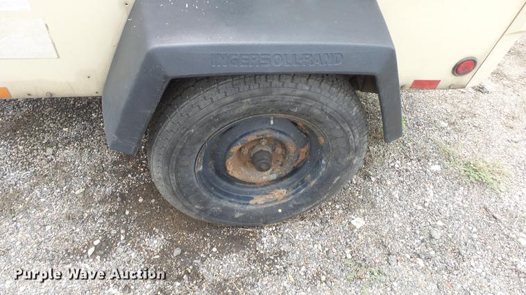 image for item DC1258 2004 Ingersoll Rand P185WIP compressor