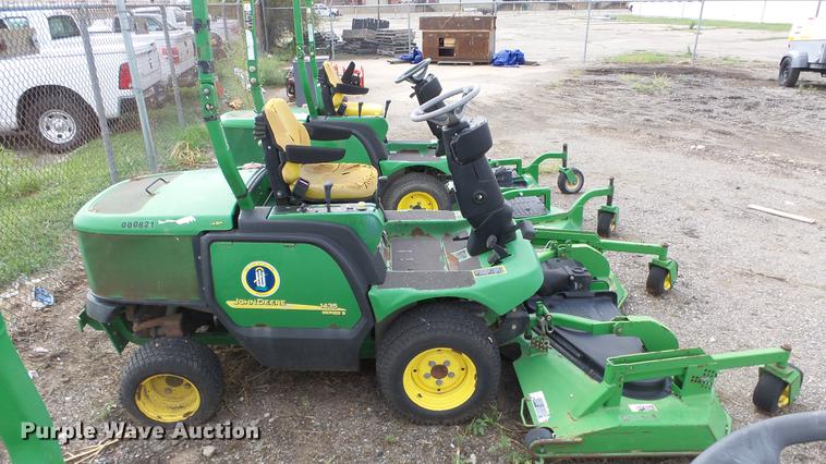 image for item DC1261 2005 John Deere F1445 lawn mower