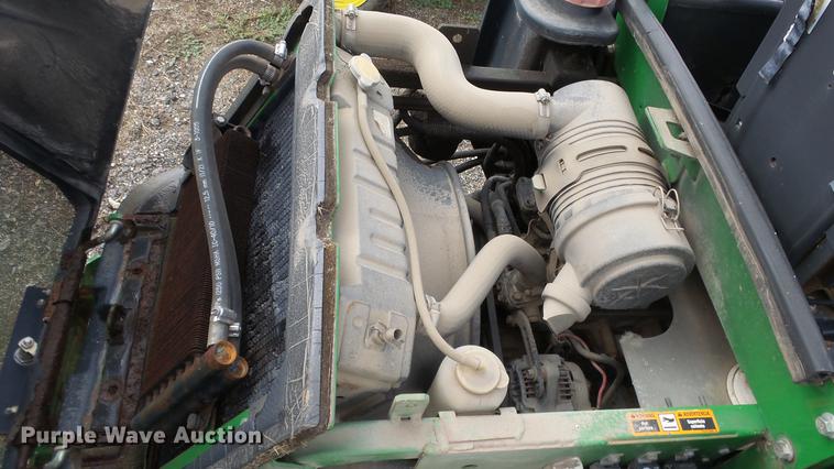 image for item DC1261 2005 John Deere F1445 lawn mower