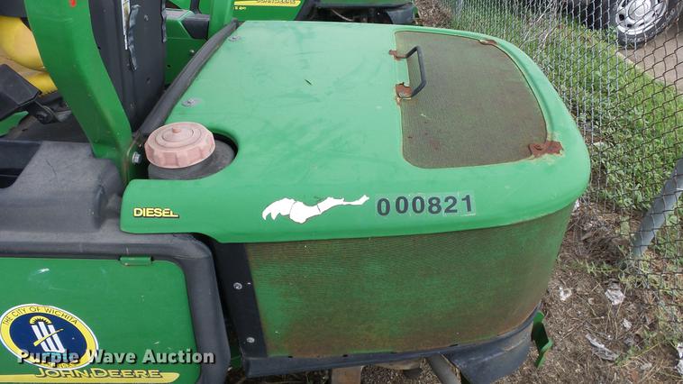 image for item DC1261 2005 John Deere F1445 lawn mower
