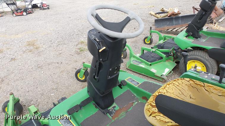 image for item DC1261 2005 John Deere F1445 lawn mower