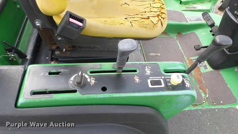 image for item DC1261 2005 John Deere F1445 lawn mower