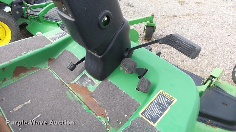 image for item DC1261 2005 John Deere F1445 lawn mower