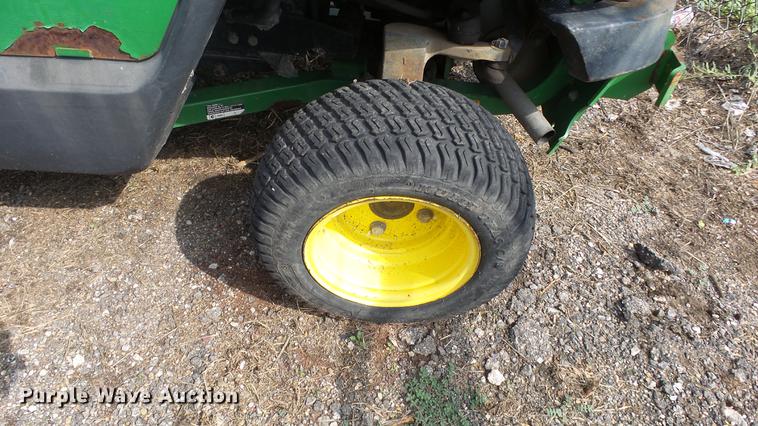 image for item DC1261 2005 John Deere F1445 lawn mower