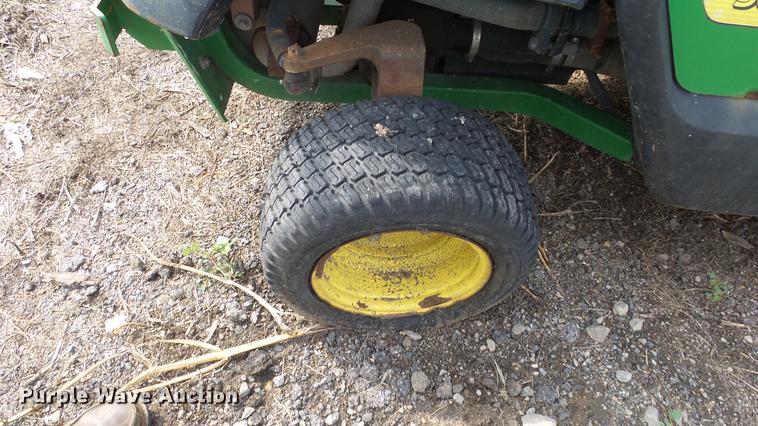 image for item DC1261 2005 John Deere F1445 lawn mower