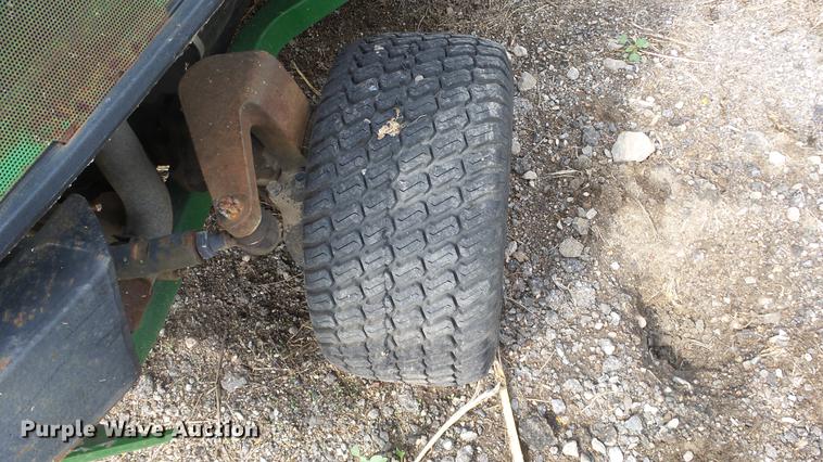 image for item DC1261 2005 John Deere F1445 lawn mower