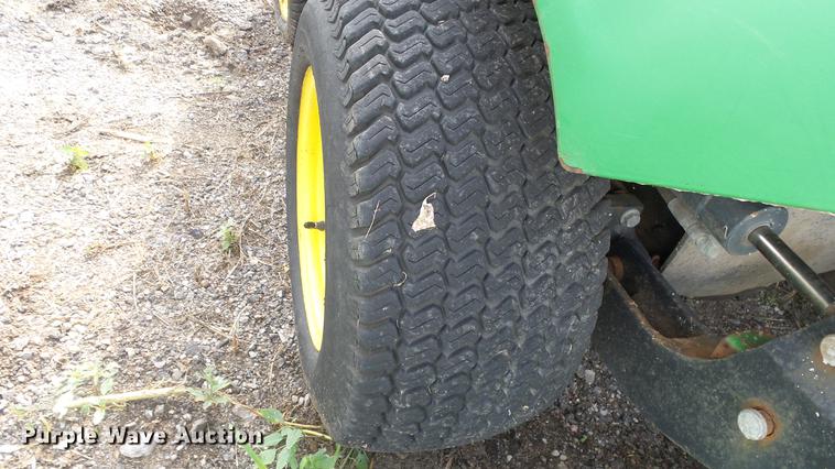 image for item DC1261 2005 John Deere F1445 lawn mower