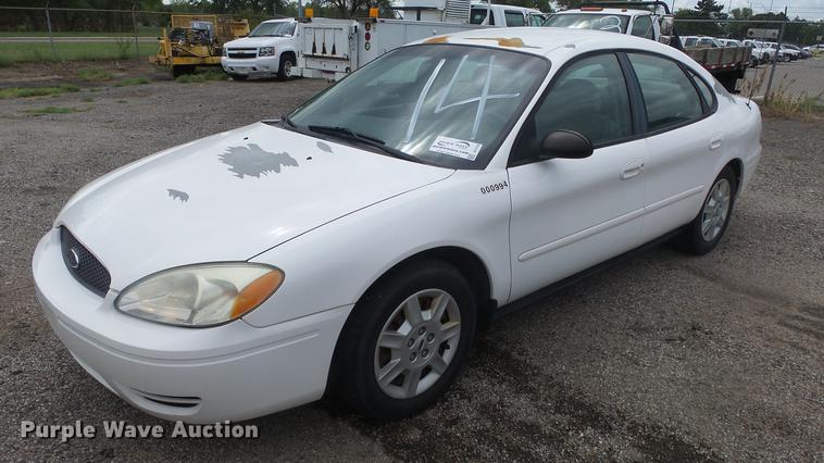image for item DC1270 2006 Ford Taurus SE