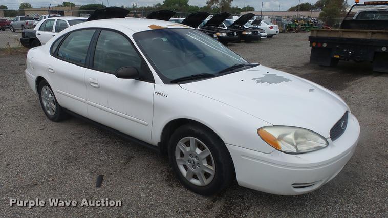 image for item DC1270 2006 Ford Taurus SE