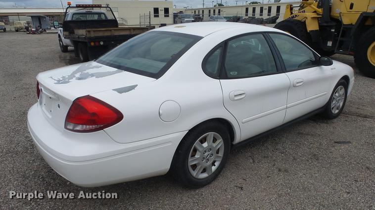 image for item DC1270 2006 Ford Taurus SE