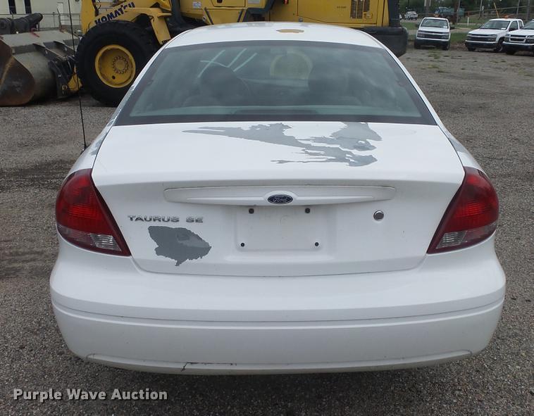 image for item DC1270 2006 Ford Taurus SE
