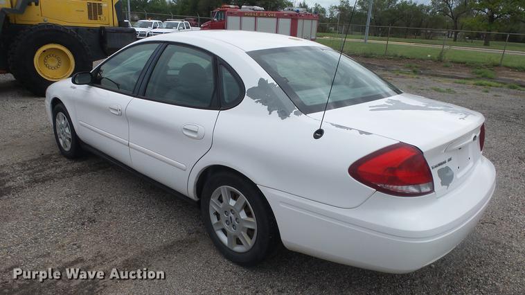 image for item DC1270 2006 Ford Taurus SE