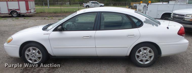 image for item DC1270 2006 Ford Taurus SE