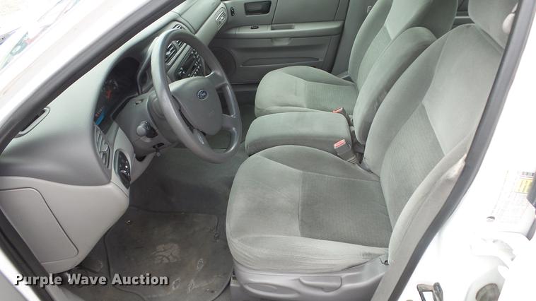 image for item DC1270 2006 Ford Taurus SE