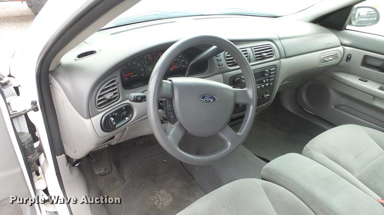 image for item DC1270 2006 Ford Taurus SE