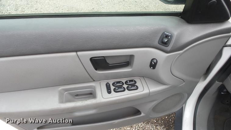 image for item DC1270 2006 Ford Taurus SE