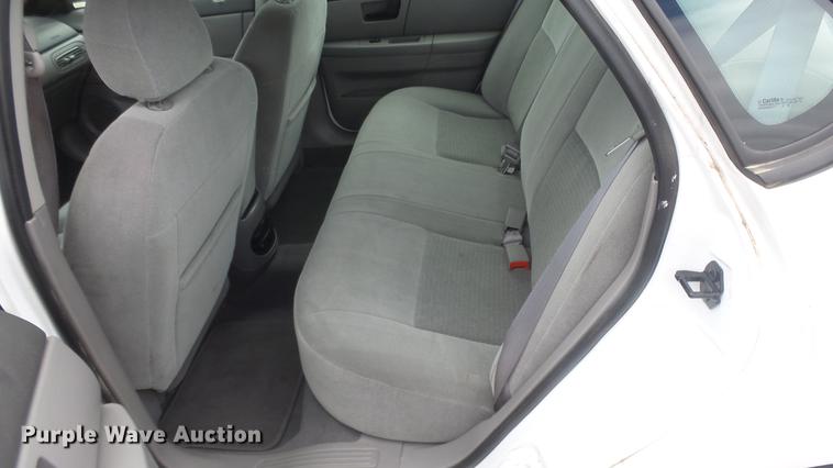 image for item DC1270 2006 Ford Taurus SE