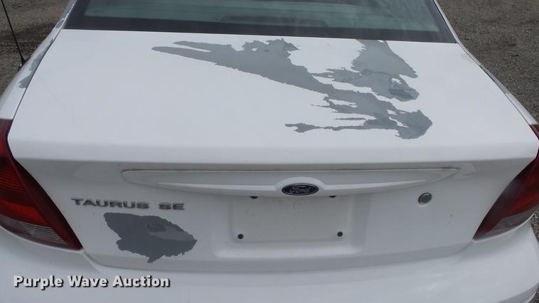 image for item DC1270 2006 Ford Taurus SE