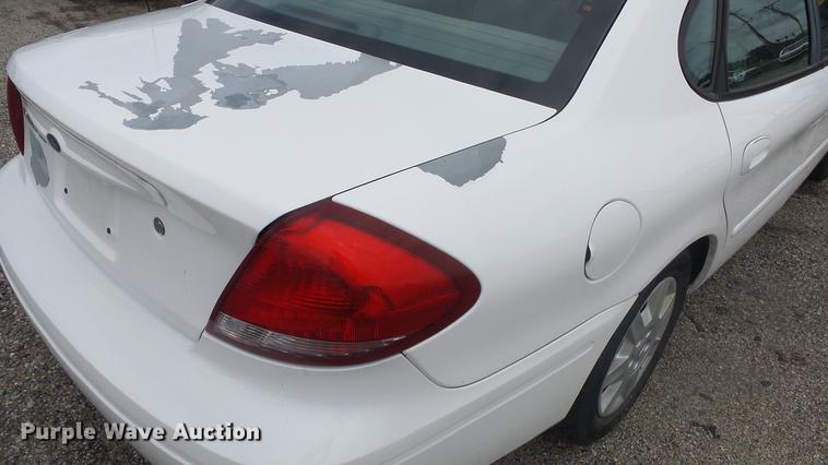 image for item DC1270 2006 Ford Taurus SE