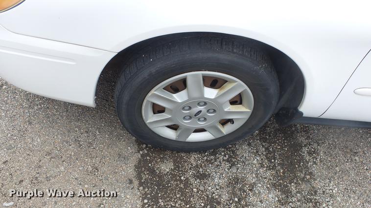 image for item DC1270 2006 Ford Taurus SE