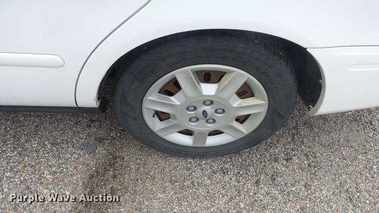 image for item DC1270 2006 Ford Taurus SE