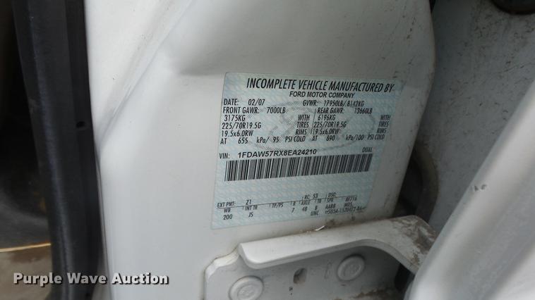 image for item DC1272 2008 Ford F550 Super Duty XL Crew Cab utility truck