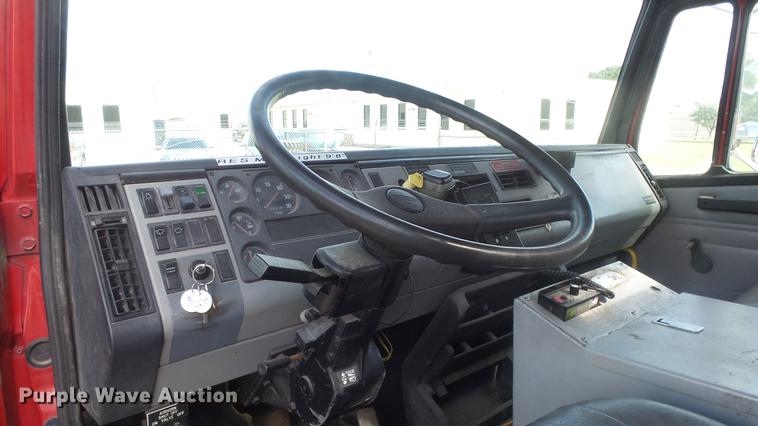 image for item DC1275 1998 Freightliner FL106 Business Class Mobile Air One emergency response truck