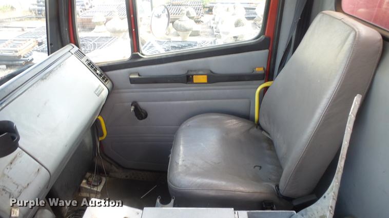 image for item DC1275 1998 Freightliner FL106 Business Class Mobile Air One emergency response truck