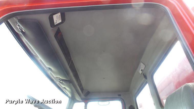 image for item DC1275 1998 Freightliner FL106 Business Class Mobile Air One emergency response truck